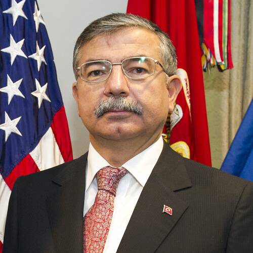 اسمت ییلماز